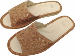 Pantofle klapki damskie skórzane – przewiewne kapcie domowe z ażurowym wzorem | produkt polski