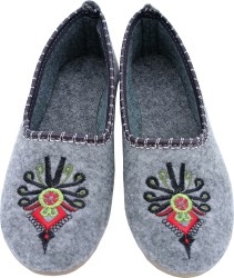 Tradycyjne bambosze filcowe z haftem – ciepłe, wygodne kapcie domowe, produkt polski