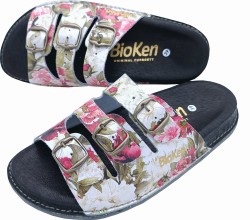 Damskie klapki skórzane z profilowaną wkładką - kwiatowy wzór Fusbet