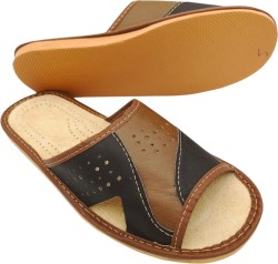 Skórzane kapcie męskie – komfort, który docenisz każdego dnia