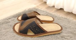 Skórzane kapcie męskie – komfort, który docenisz każdego dnia