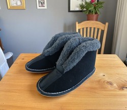 Ciepłe Kapcie Bambosze Zimowe z Filcu - Styl i Komfort dla Twoich Stóp