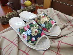 Lniane Klapki Damskie do Domu – Kwiatowy Urok w Stylu Retro