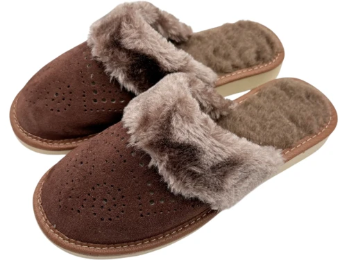 Ciepłe kapcie damskie skórzane zamszowe brązowe z futerkiem