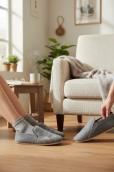 Bambosze Damskie Szare z Haftem – Komfortowe Kapcie na Co Dzień | Produkt Polskibambosze ciepłe damskie