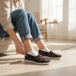 Eleganckie polskie bambosze z motywem kwiatowym – lekkie kapcie z gumową podeszwą