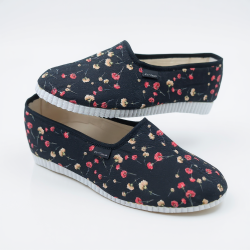 Eleganckie polskie bambosze z motywem kwiatowym – lekkie kapcie z gumową podeszwą