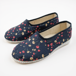 Eleganckie polskie bambosze z motywem kwiatowym – lekkie kapcie z gumową podeszwą