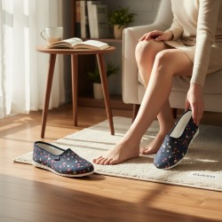 Eleganckie polskie bambosze z motywem kwiatowym – lekkie kapcie z gumową podeszwą