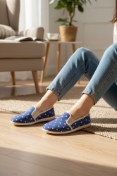 Kapcie Damskie Slip On Granatowe w Gwiazdki – Lekkie, Wygodne, Stylowe