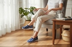 Bambosze damskie w kwiaty – wygodne kapcie z Polski