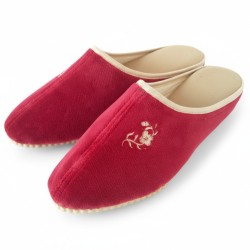 Czerwone kapcie damskie welurowe na podwyższeniu