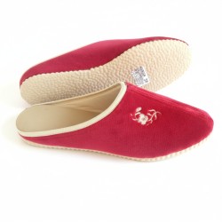Czerwone kapcie damskie welurowe na podwyższeniu