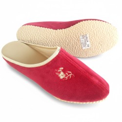 Czerwone kapcie damskie welurowe na podwyższeniu