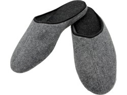 Kapcie męskie filcowe – polskie pantofle domowe, lekkie i wygodne